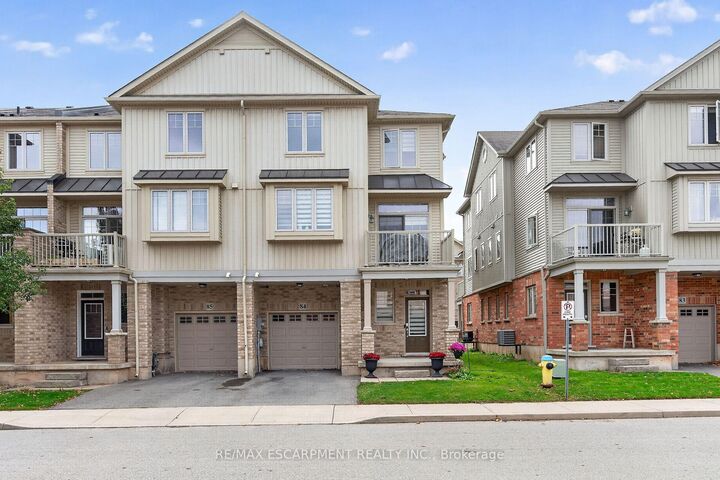 Property Photo:  6 Chestnut Drive 84  ON L3M 3X8 