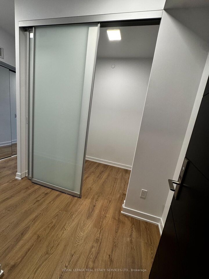 Property Photo:  29 Green Trail Court 2909  ON M2K 0J9 