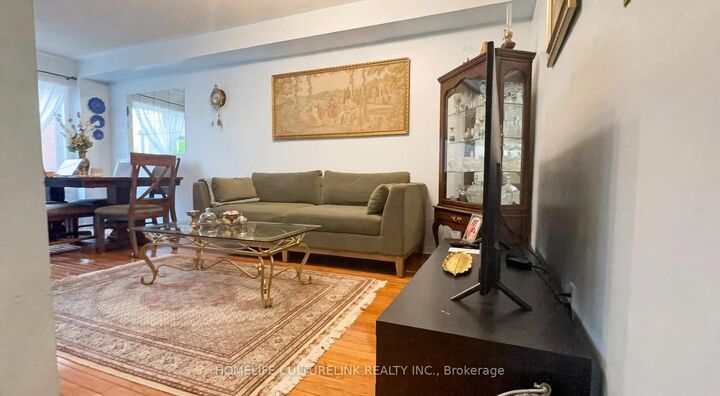 Property Photo:  24 Cape Breton Court  ON L4E 3W4 