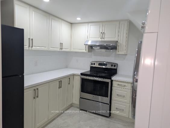 Property Photo: 26 Glenmore Crescent Basement Apartment ON L6S 1H8