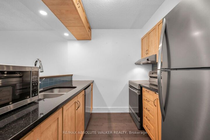 Property Photo: 154 Nelson Street 902 ON K1N 7R5