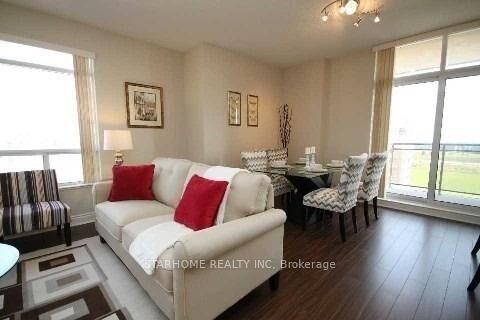 Property Photo:  51 Saddlecreek Drive Lph3  ON L3T 7Z1 
