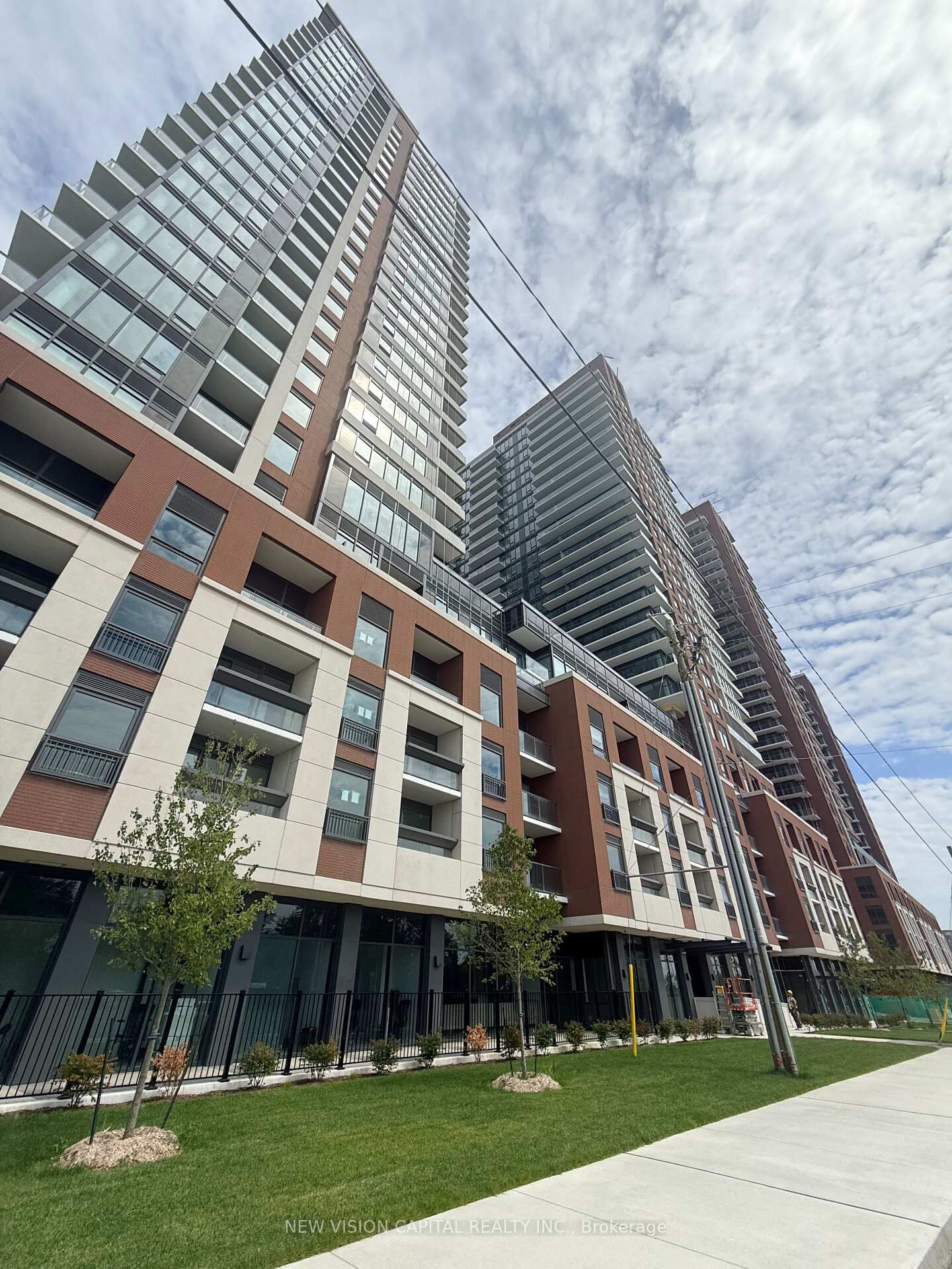 Property Photo:  4010 Eglinton Avenue W 2308  ON M9A 0G5 