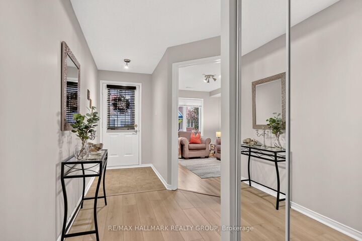 Property Photo:  10 Daybreak Street 36  ON K2G 6T9 