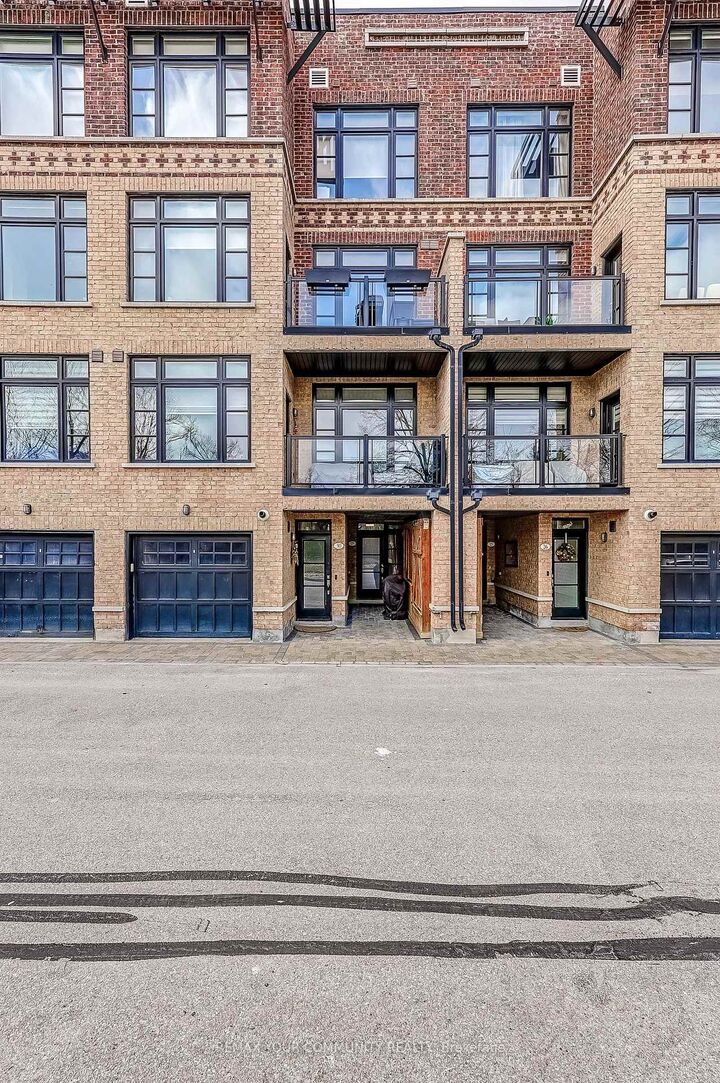 Property Photo:  8169 Kipling Avenue 29  ON L4L 0G4 
