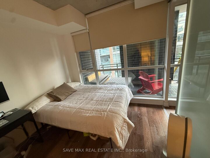 Property Photo:  20 Minowan Miikan Lane 404  ON M6J 0E5 