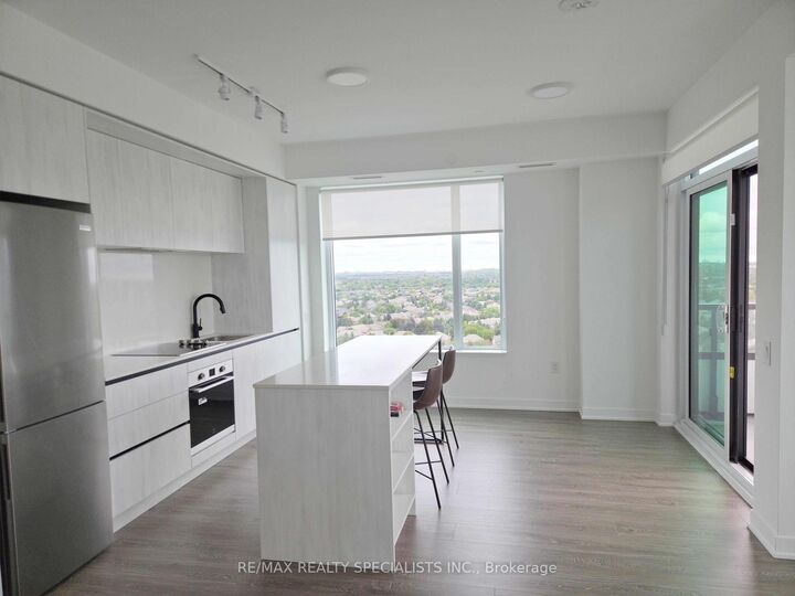 Property Photo:  2495 Eglinton Avenue W 1511  ON L5M 2T2 