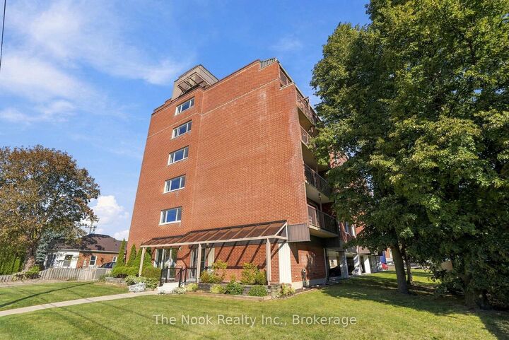 Property Photo:  144 Queen Street 507  ON L1C 1M9 