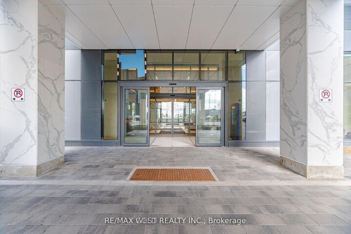 Property Photo:  8960 Jane Street 2302  ON L4K 0N9 