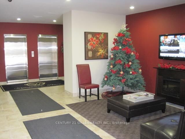 Property Photo:  55 Yarmouth Street 404  ON N1H 7R4 
