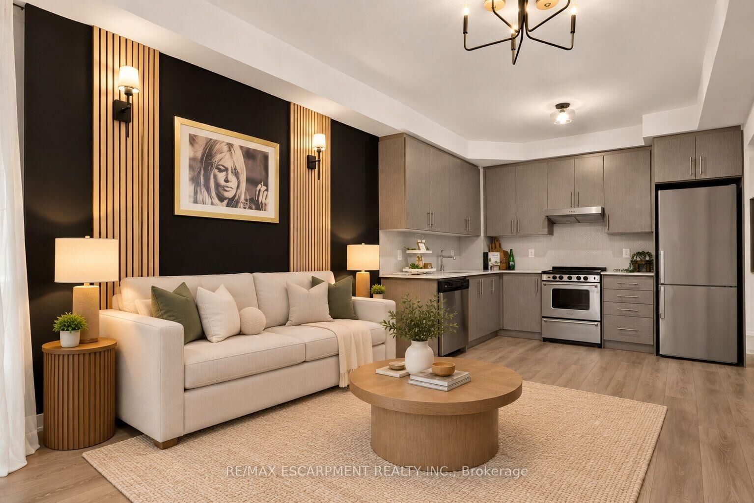 Property Photo:  212 King William Street 812  ON L8N 1B5 