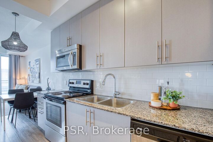 Property Photo:  85 Duke Street W 806  ON N2H 0B7 