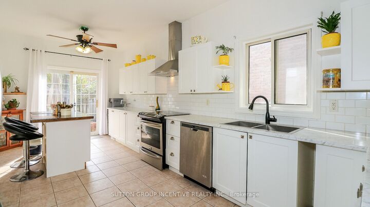 Property Photo:  142 Raymond Crescent  ON L4N 0V7 