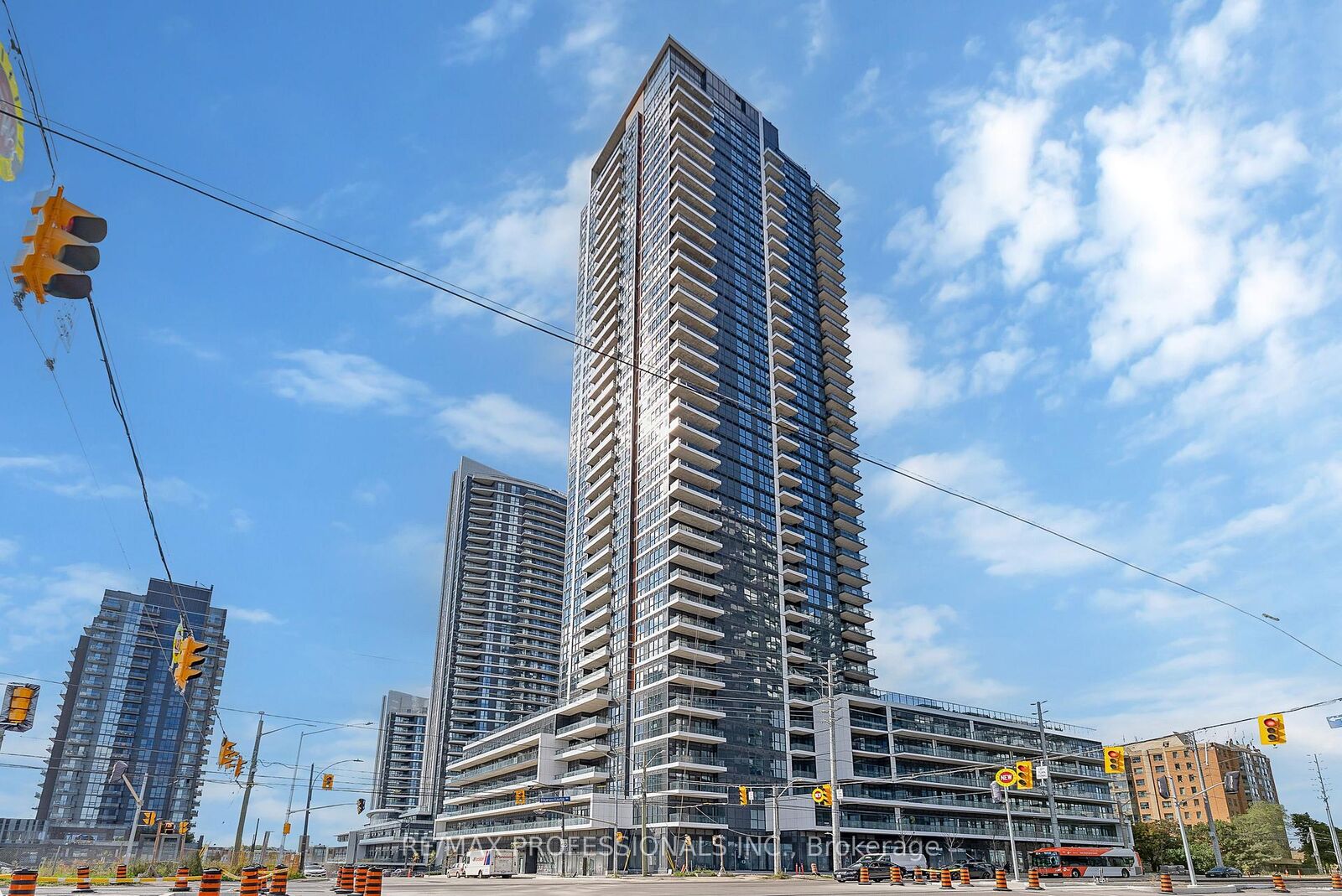 Property Photo:  15 Watergarden Drive 410  ON L5R 0H4 