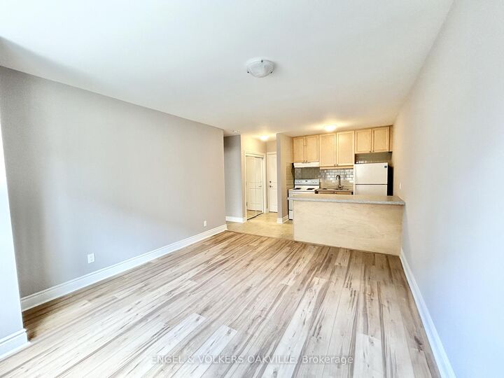Property Photo:  100 Twenty Fifth Street 4  ON M8V 3P9 
