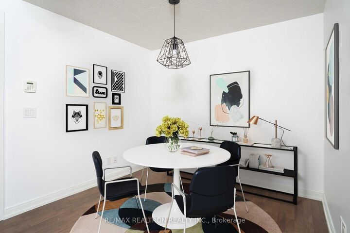 Property Photo:  151 Village Green Square 907  ON M1S 0K5 