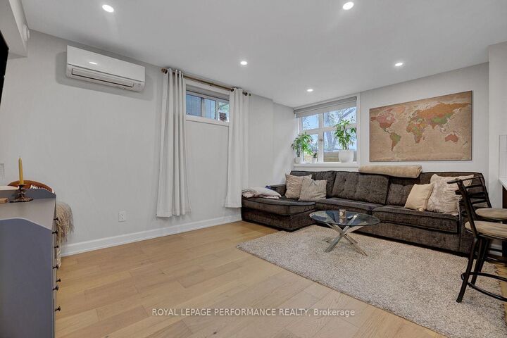 Property Photo:  415 Tweedsmuir Avenue D  ON K1Z 5N6 