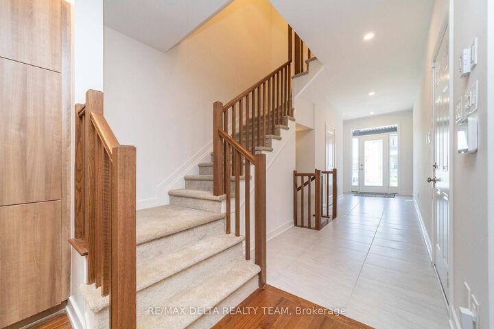 Property Photo:  631 Knotridge Street  ON K1W 0N7 