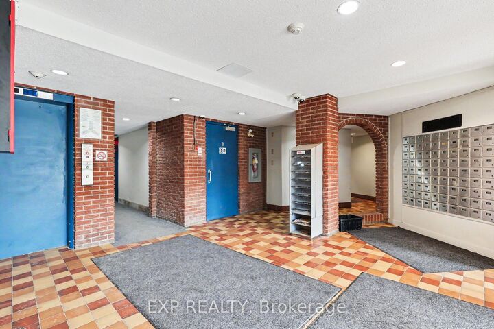 Property Photo:  2044 Arrowsmith Drive 405A  ON K1J 7V8 