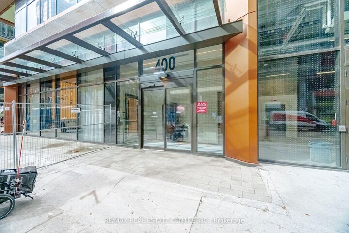 Property Photo:  400 King Street W 2219  ON M5V 0X8 