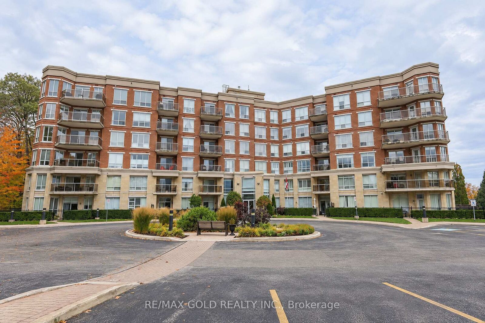Property Photo:  483 Faith Drive 203  ON L5R 0A1 
