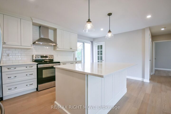Property Photo:  10 Letitia Street  ON L4N 1N6 