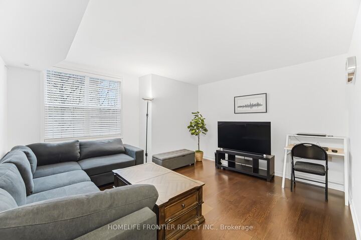 Property Photo:  45 Strangford Lane 207  ON M1L 0E5 