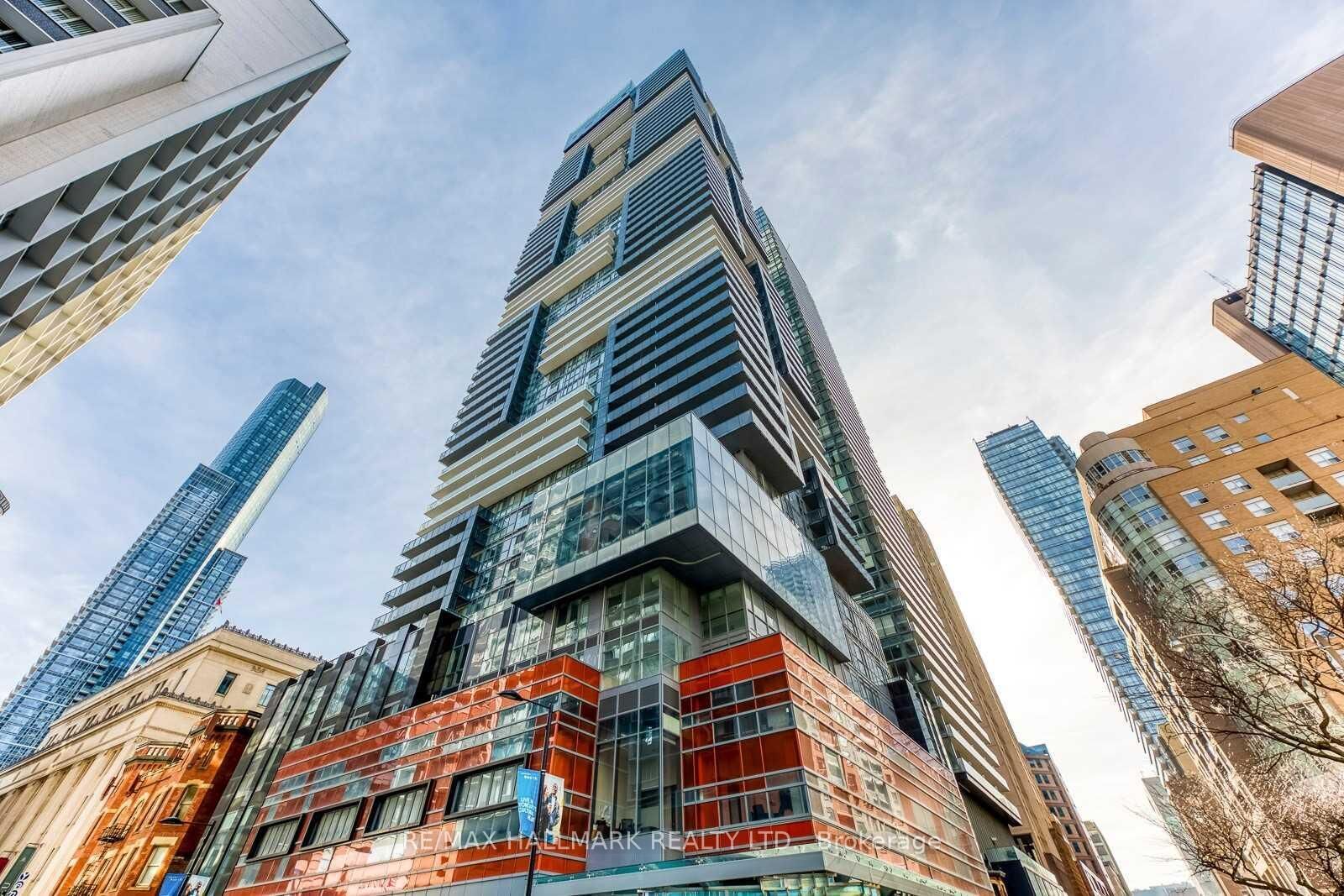 Property Photo: 7 Grenville Street 5207 ON M4Y 1W9