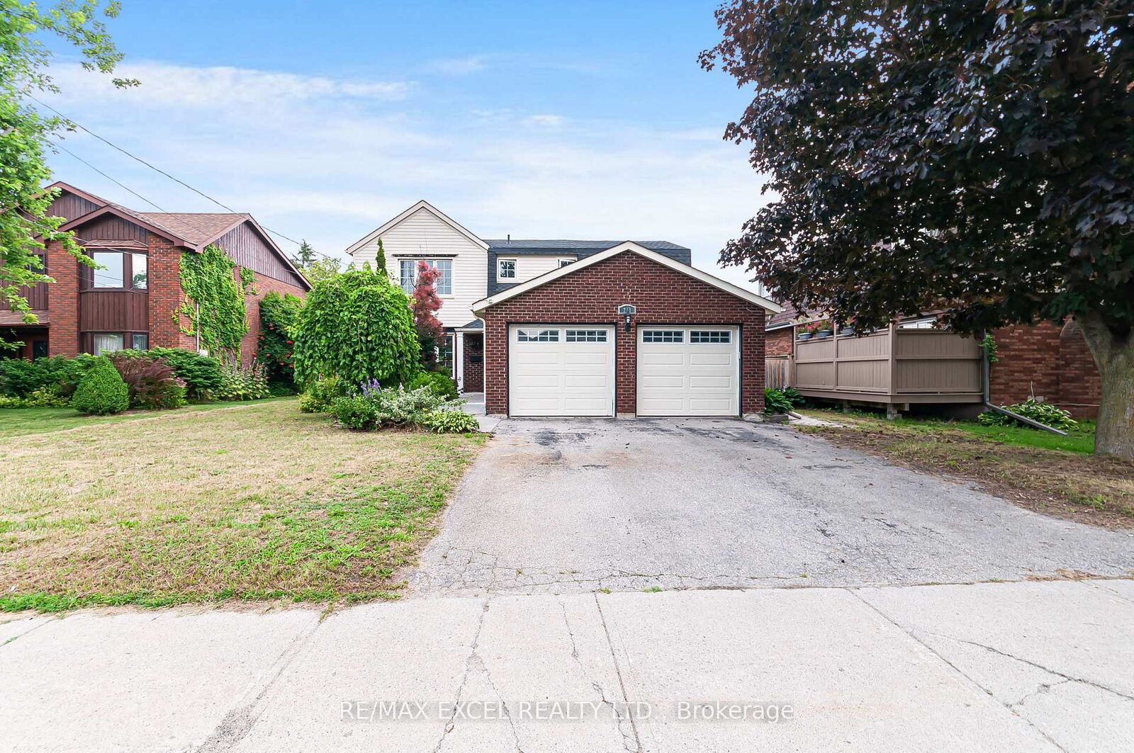 Property Photo:  218 Angeline Street N  ON K9V 5E9 