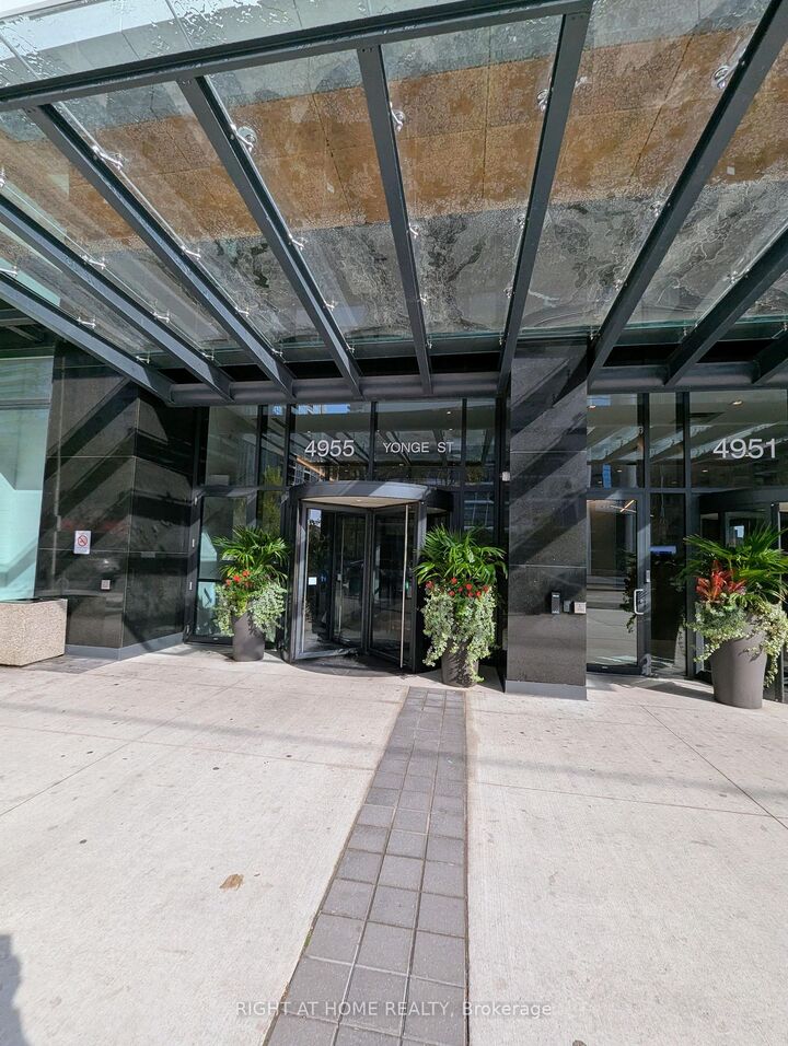 Property Photo:  4955 Yonge Street 2018  ON M2N 0L8 