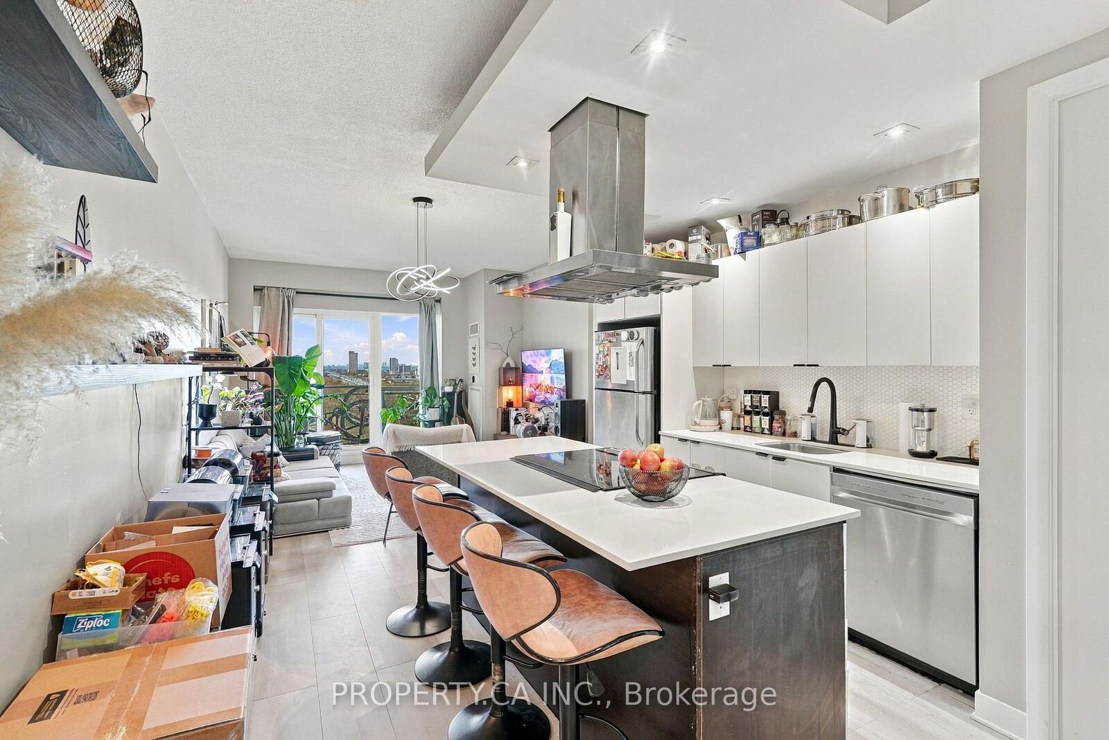 Property Photo:  165 Legion Road 2032  ON M8Y 0B3 