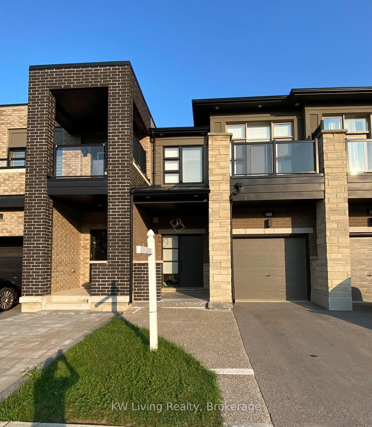 Property Photo: 400 Wheat Boom Drive N ON L6H 0R4