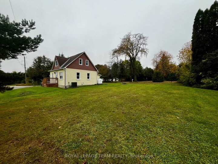 Property Photo:  133 Enright Road  ON K7V 3Z6 