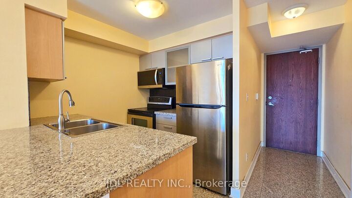 Property Photo:  16 Harrison Garden Boulevard 1009  ON M2N 7J6 