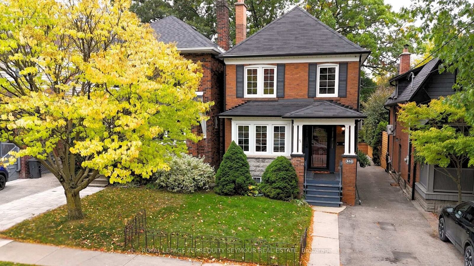 Property Photo:  533 Hillsdale Avenue E  ON M4S 1V1 