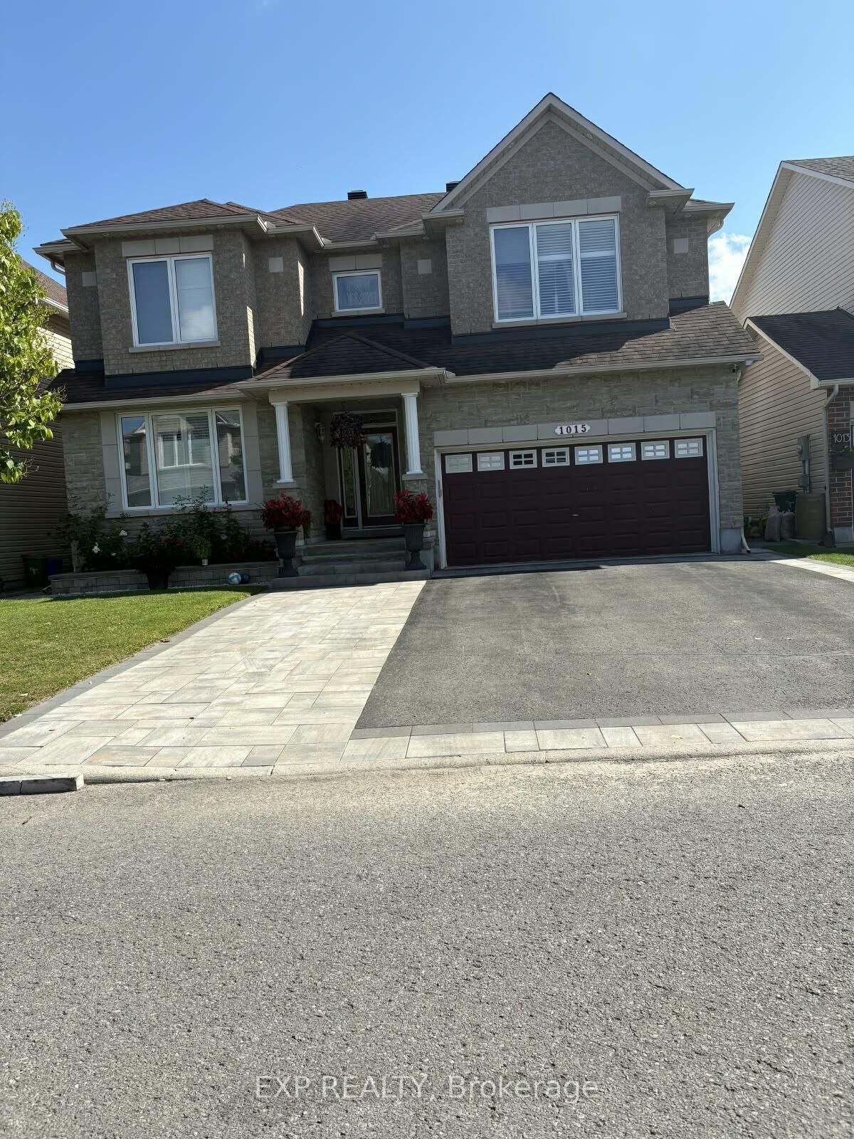 Property Photo:  1015 Winterspring Ridge W  ON K4A 0S5 