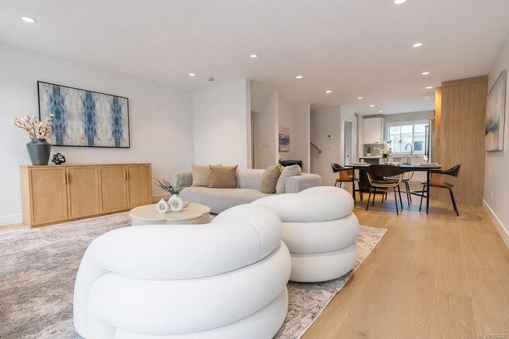 Property Photo:  3907 Cedar Hill Rd #U10  BC V8P 3Z8 