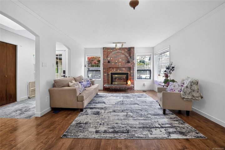 Property Photo:  5334 Georgiaview Cres  BC V9T 5Z7 