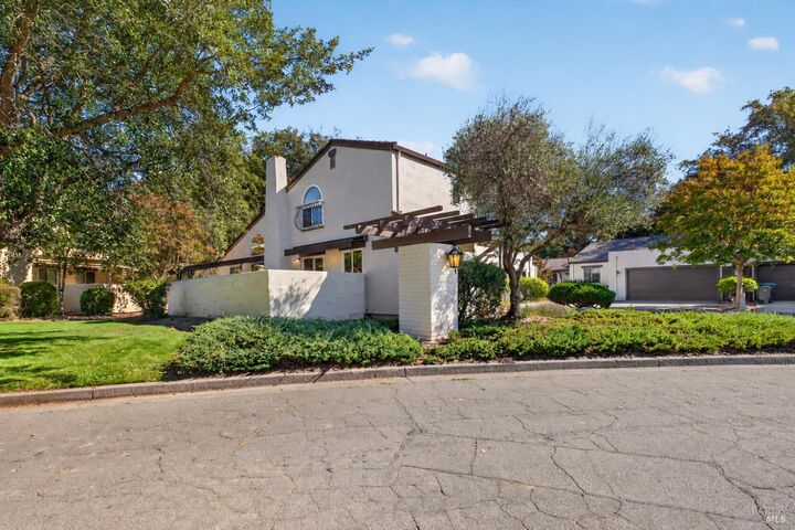 Property Photo:  846 Adobe Drive  CA 95404 