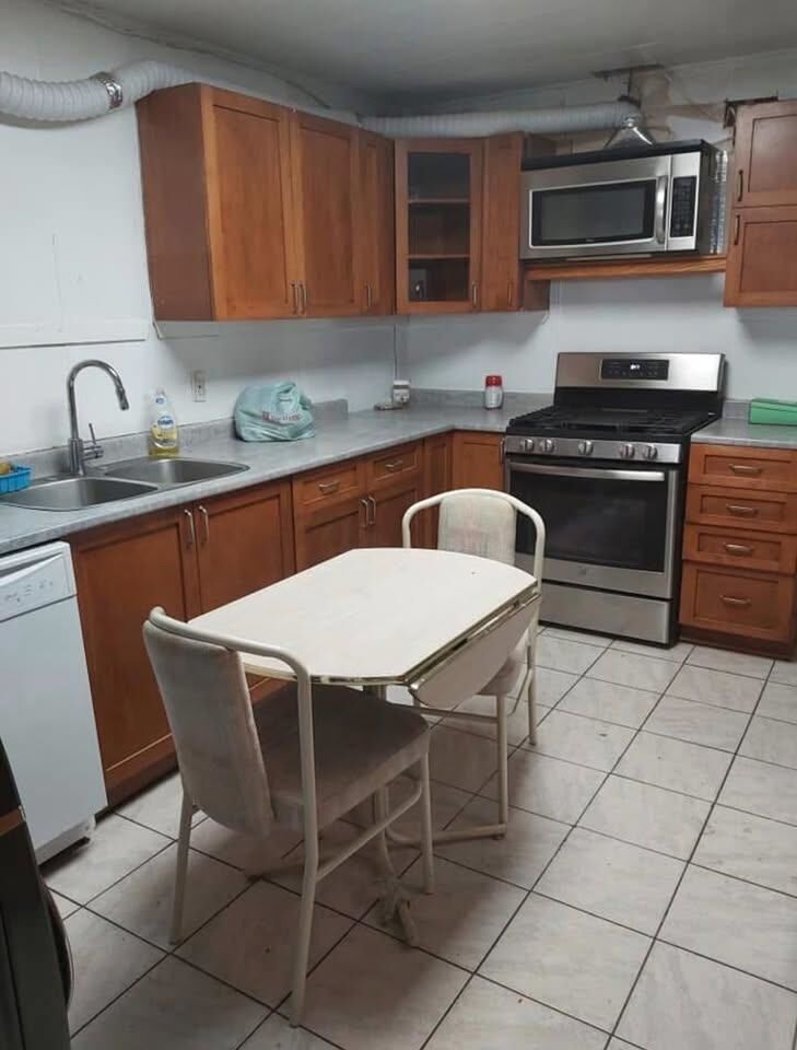 Property Photo:  7141 10 Avenue  BC V3K 4L5 