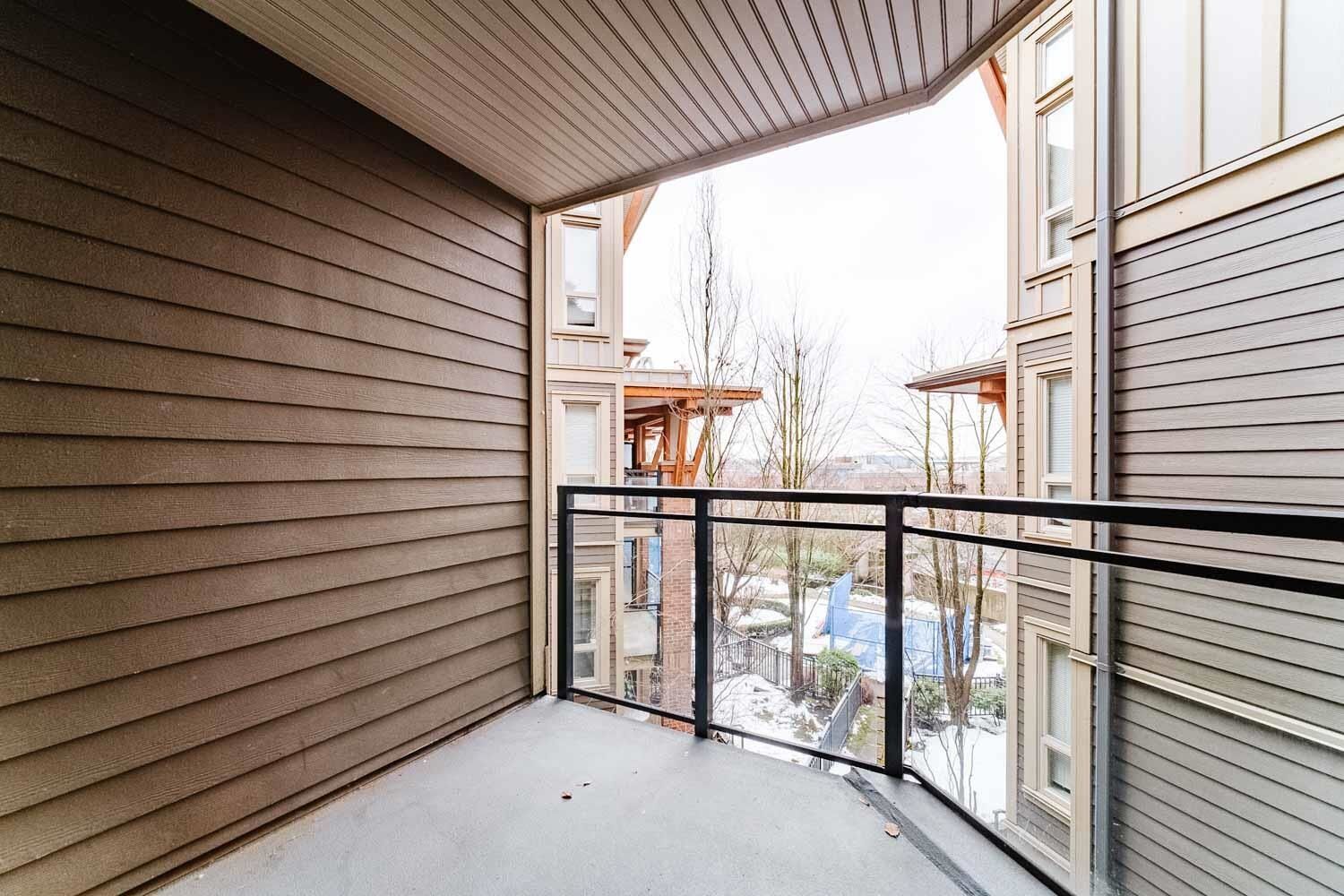 Property Photo:  1633 Mackay Avenue 312  BC V7P 0A2 