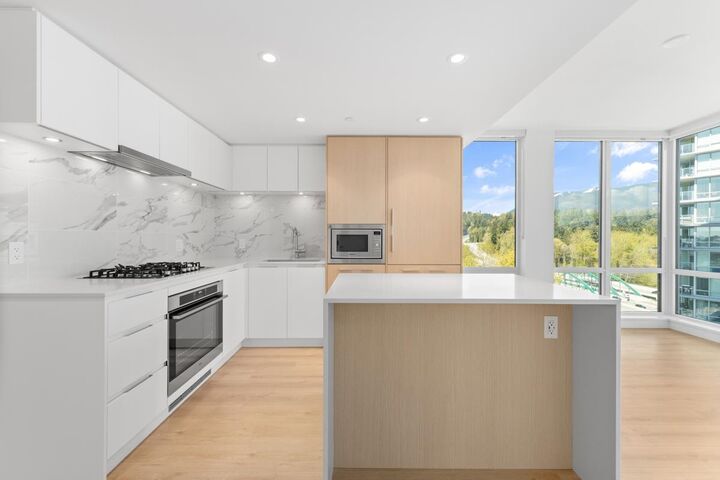 Property Photo:  1500 Fern Street 1202  BC V7J 1H6 