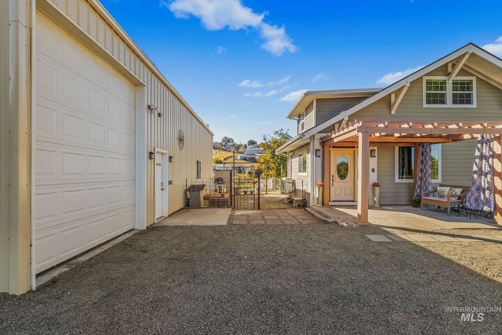 Property Photo: 1215 24th Avenue WA 99403