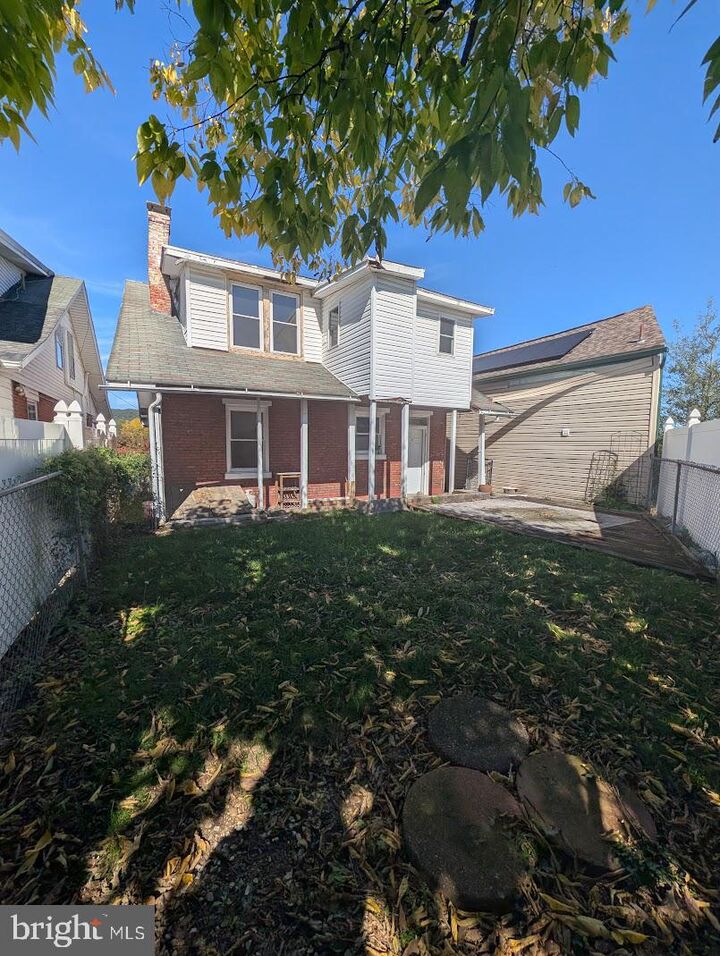 Property Photo:  212 W Dauphin Street  PA 17025 