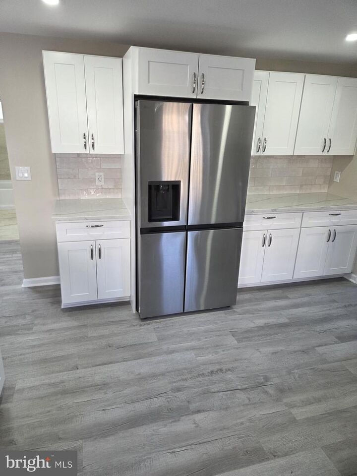 Property Photo:  