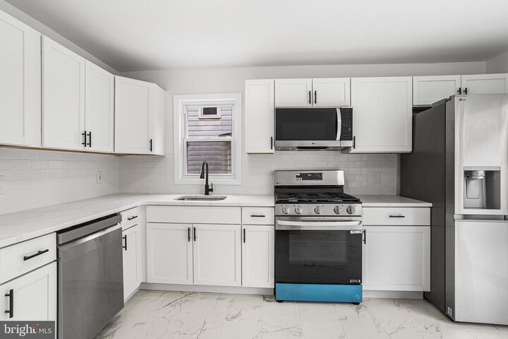 Property Photo:  410 Walnut Avenue  NJ 08021 