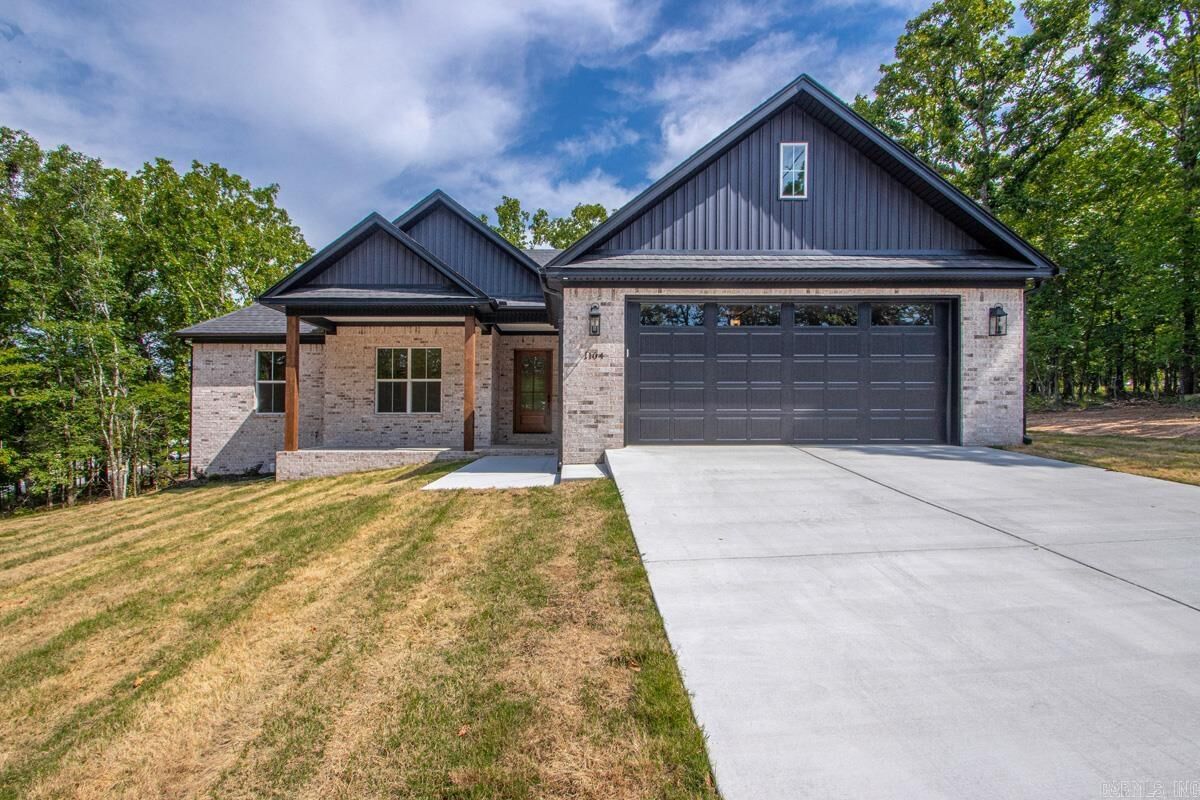 Property Photo: 1104 Dowden Lane AR 72076