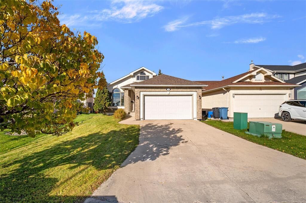 Property Photo:  39 Cedar Glen Road  MB R3Y 1P9 
