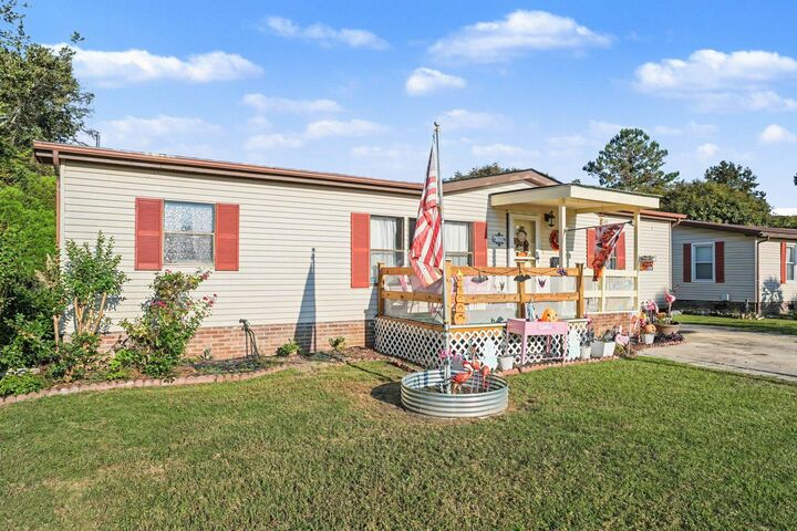 Property Photo:  150 Queens Rd.  SC 29566 