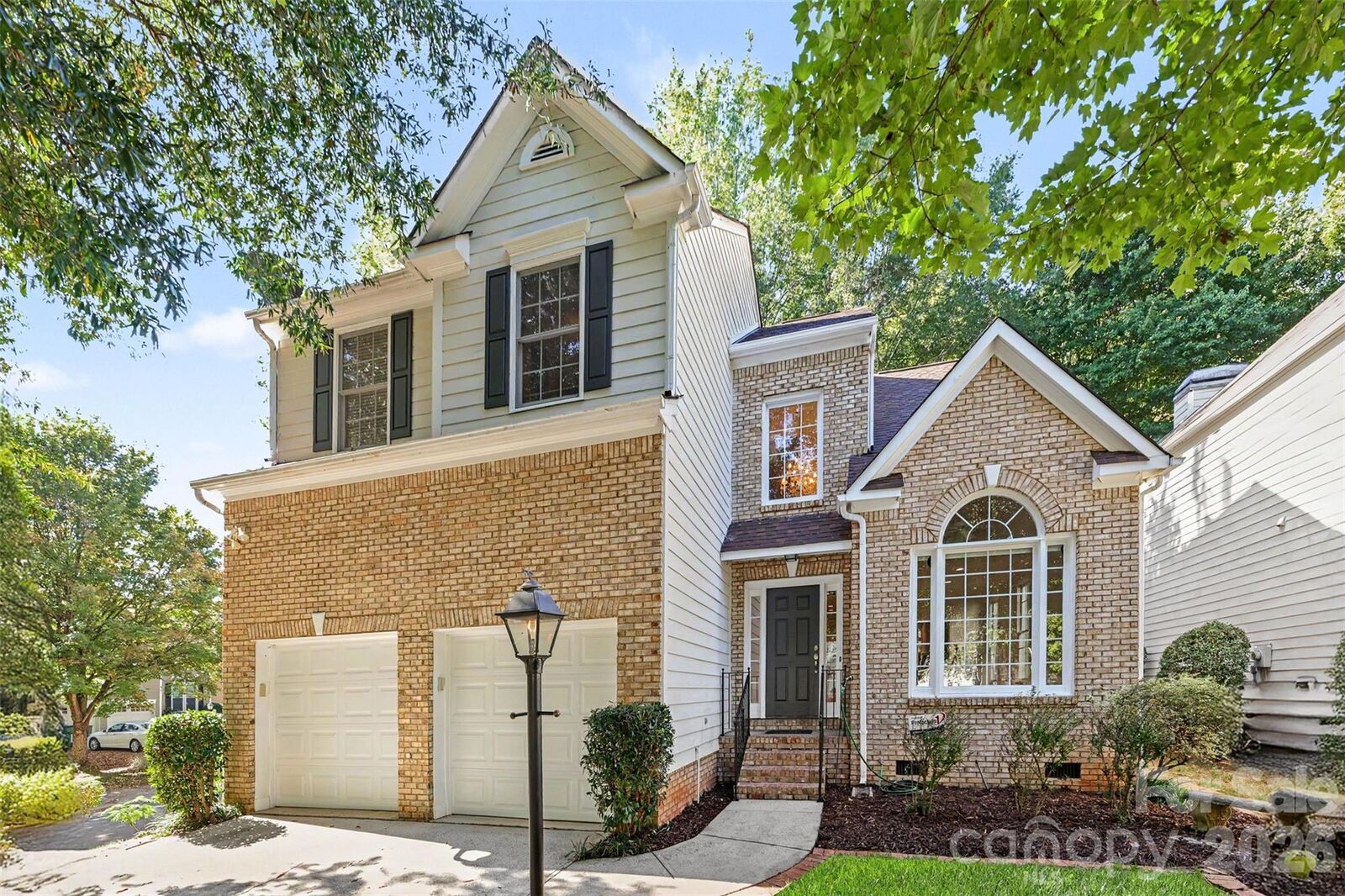 Property Photo:  2103 Sablewood Drive  NC 28205 